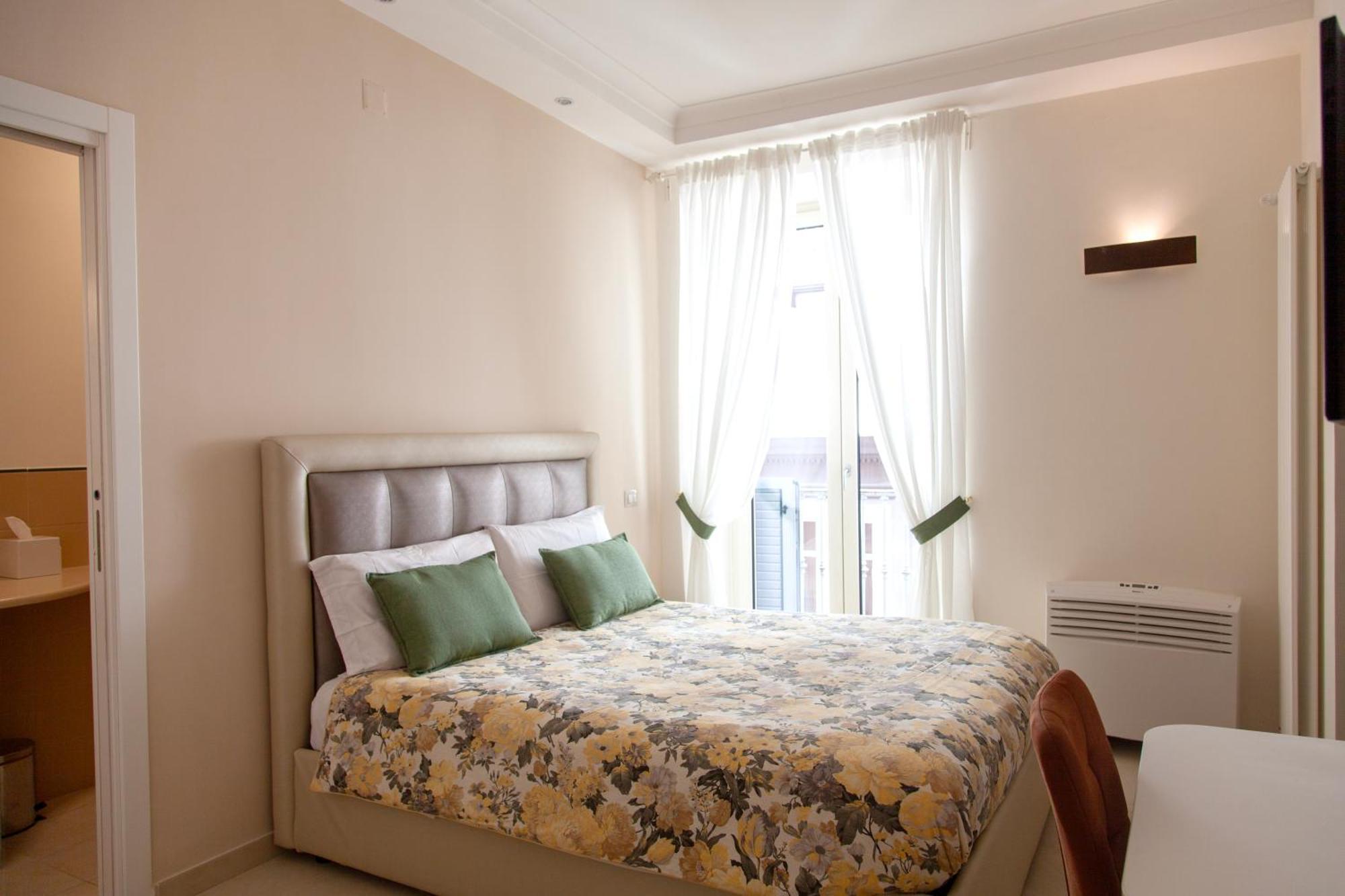 Opera 5 Hotel Napoli Ngoại thất bức ảnh