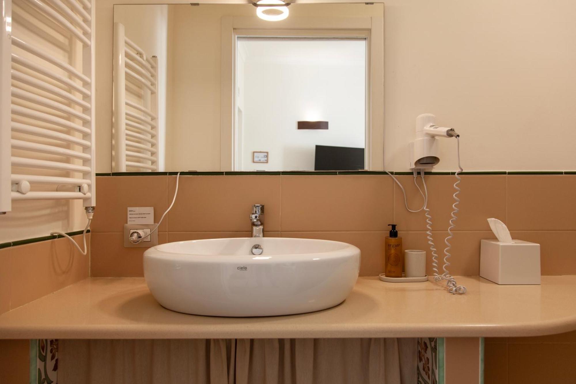 Opera 5 Hotel Napoli Ngoại thất bức ảnh