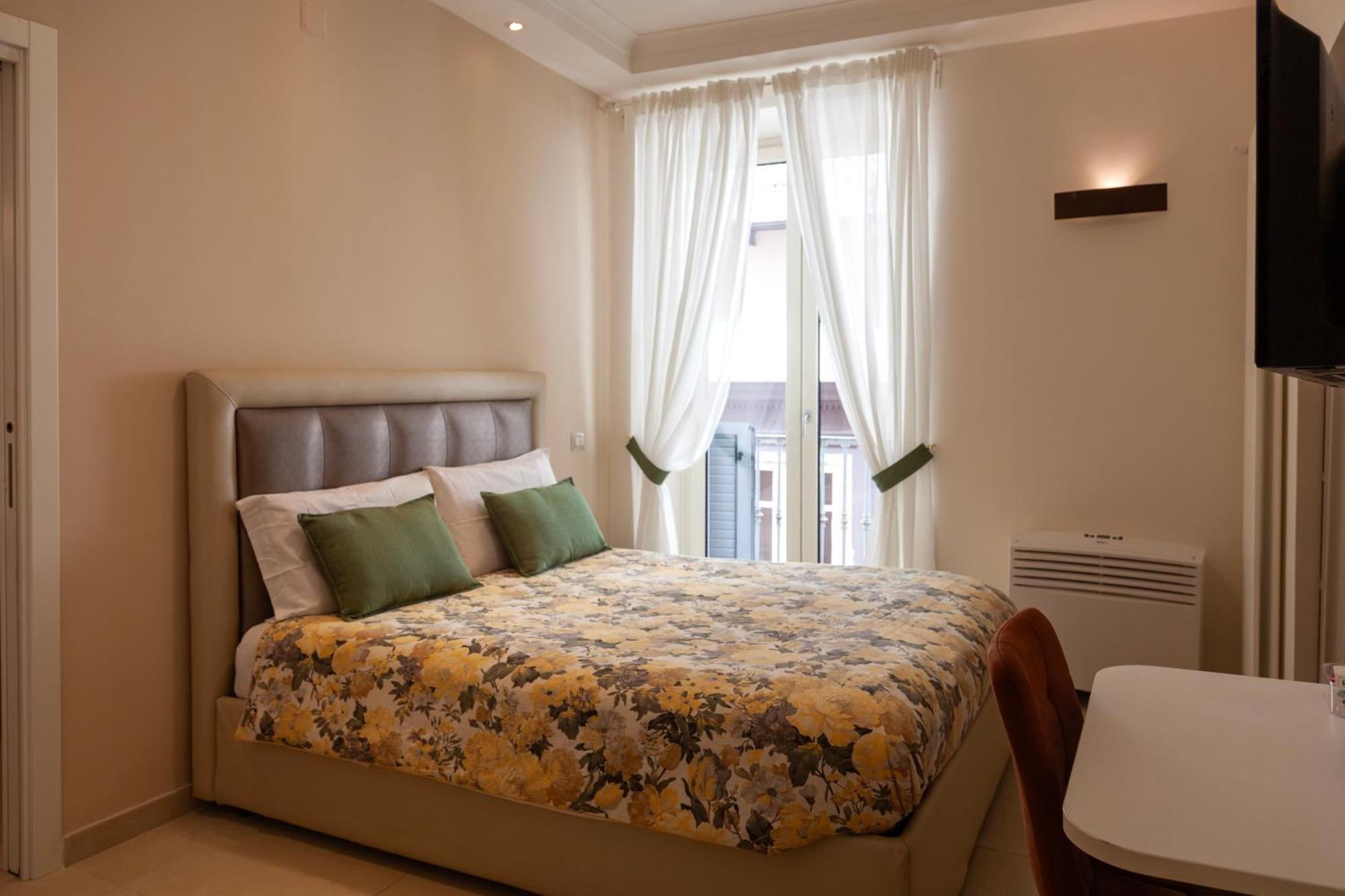 Opera 5 Hotel Napoli Ngoại thất bức ảnh