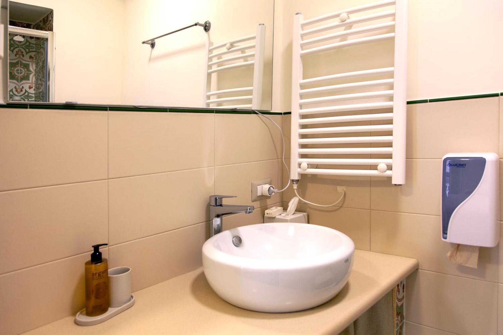 Opera 5 Hotel Napoli Ngoại thất bức ảnh