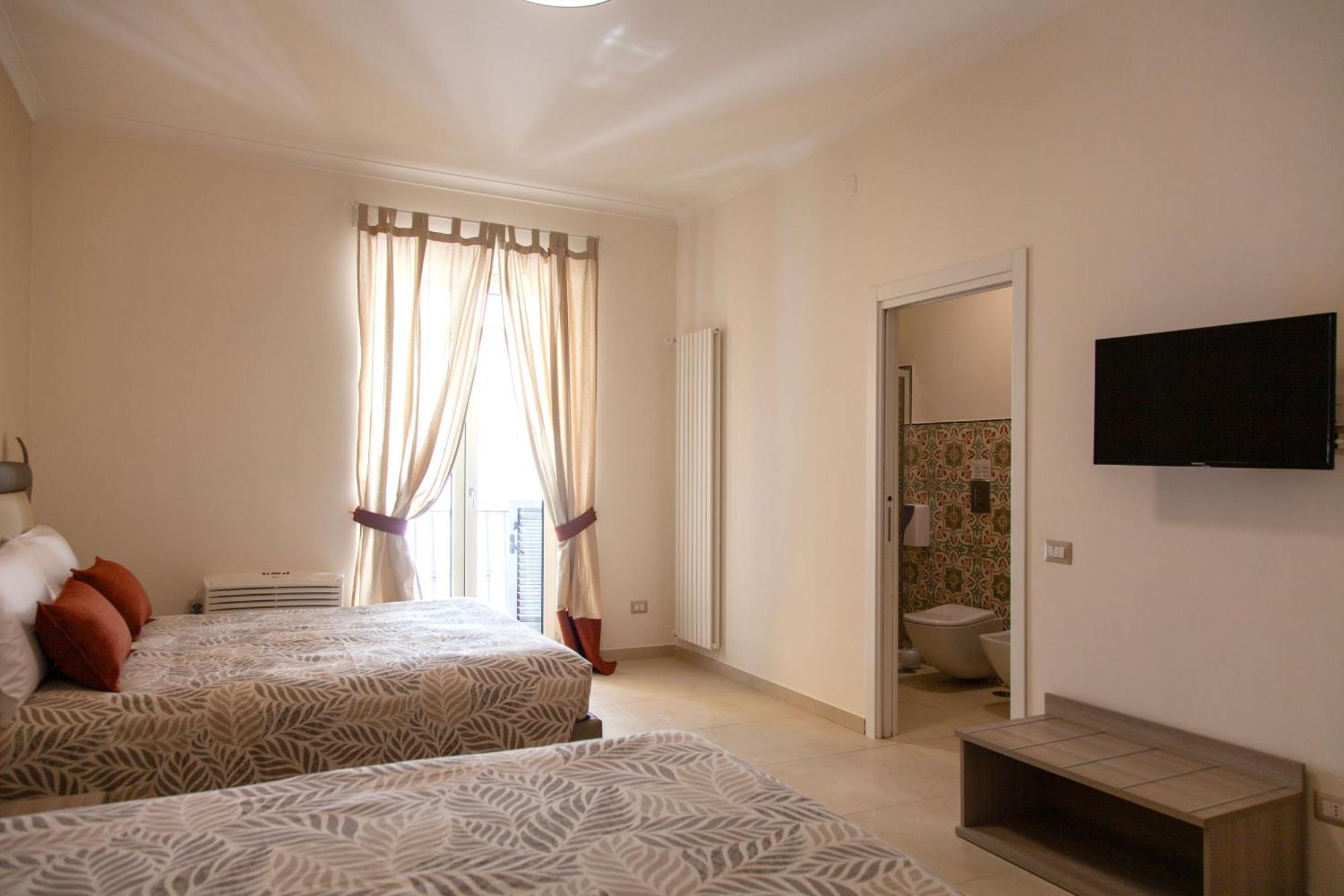 Opera 5 Hotel Napoli Ngoại thất bức ảnh